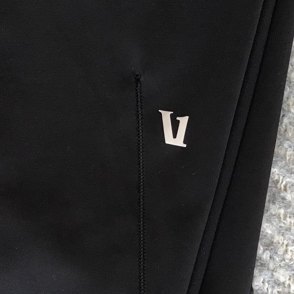 HOT RN 🔥 VUORI BLACK EVOLVE LEGGINGS - Picture 11 of 11